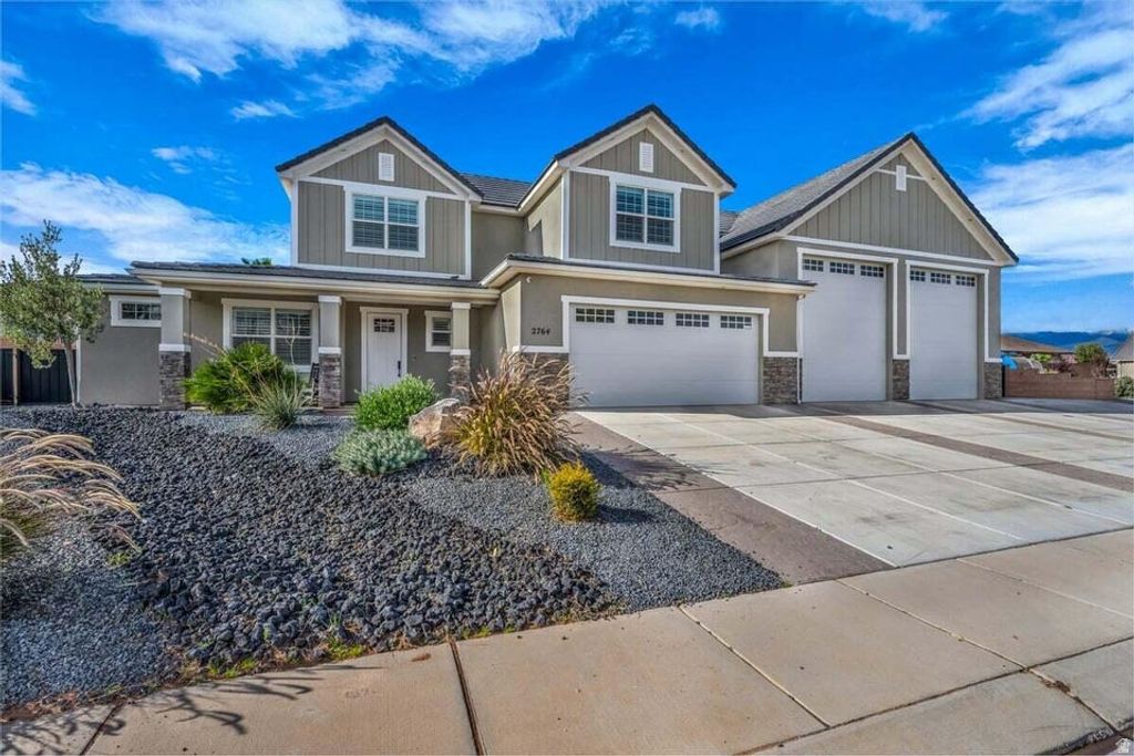 Photo of 2764 S 3520 W, Hurricane, UT 84737 (MLS # 2157445)
