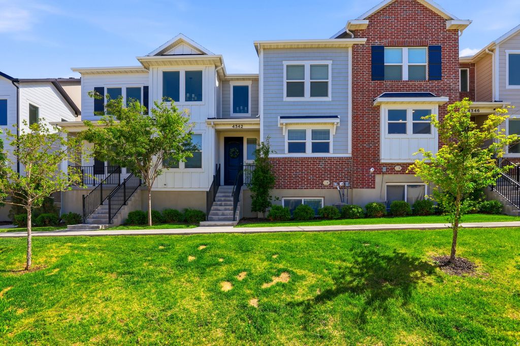 Photo of 4342 W NOTCH PEAK LN, Herriman, UT 84096 (MLS # 2160223)