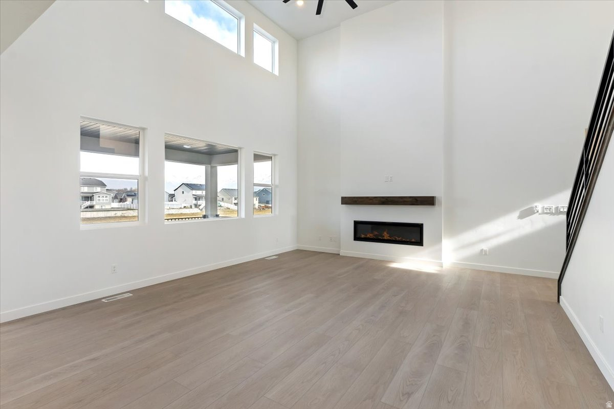 NORTH LAKE MEADOWS - Residential