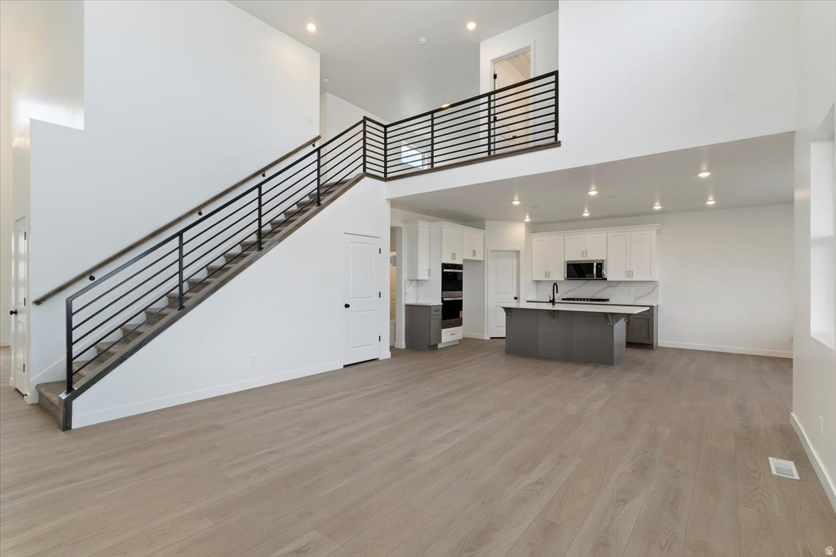 NORTH LAKE MEADOWS - Residential