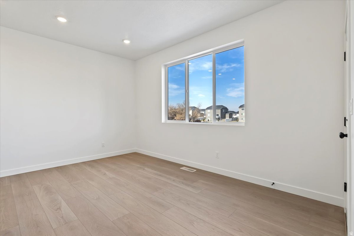 NORTH LAKE MEADOWS - Residential