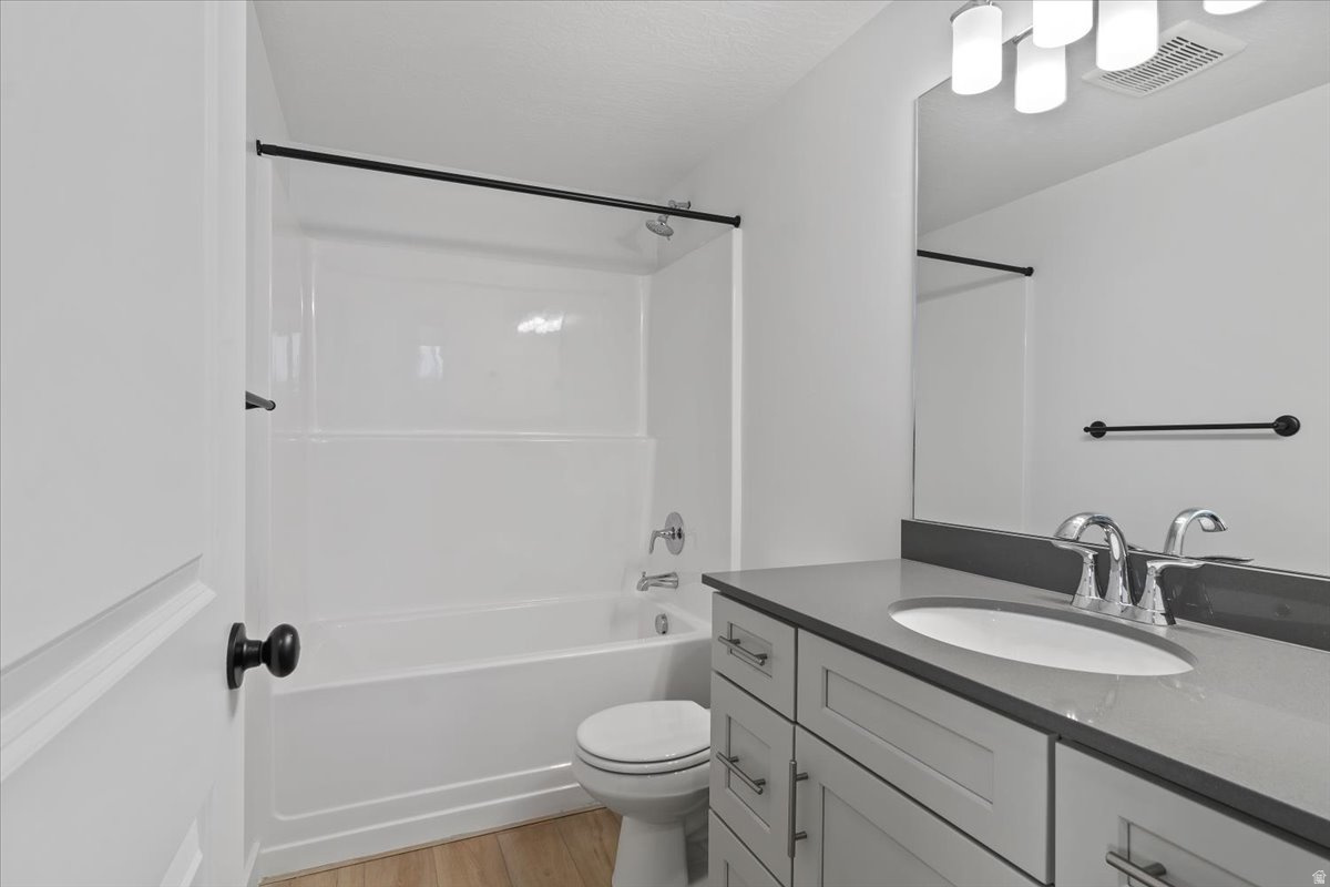 NORTH LAKE MEADOWS - Residential