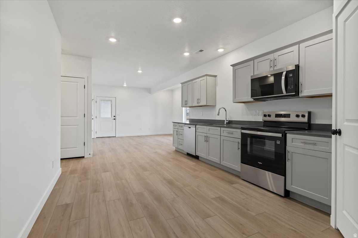 NORTH LAKE MEADOWS - Residential