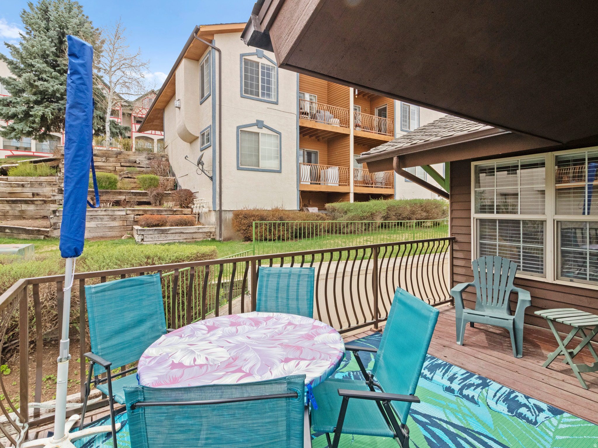 SWISS OAKS CONDOMINIUMS - Residential