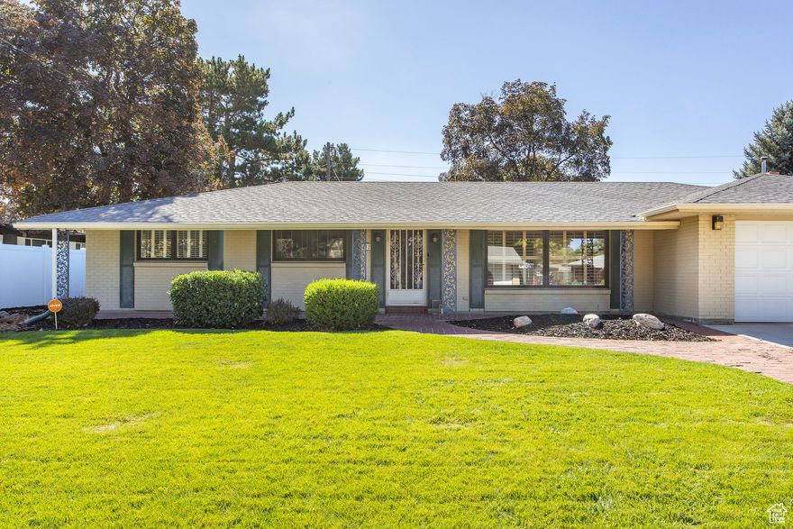 Quaint 5BR Murray Home | 2,964 SF | Finished Basement | Mature Landscaping. Perfect starter or downsize! This charming rambler located in Murray who has their own utilities and school districts.