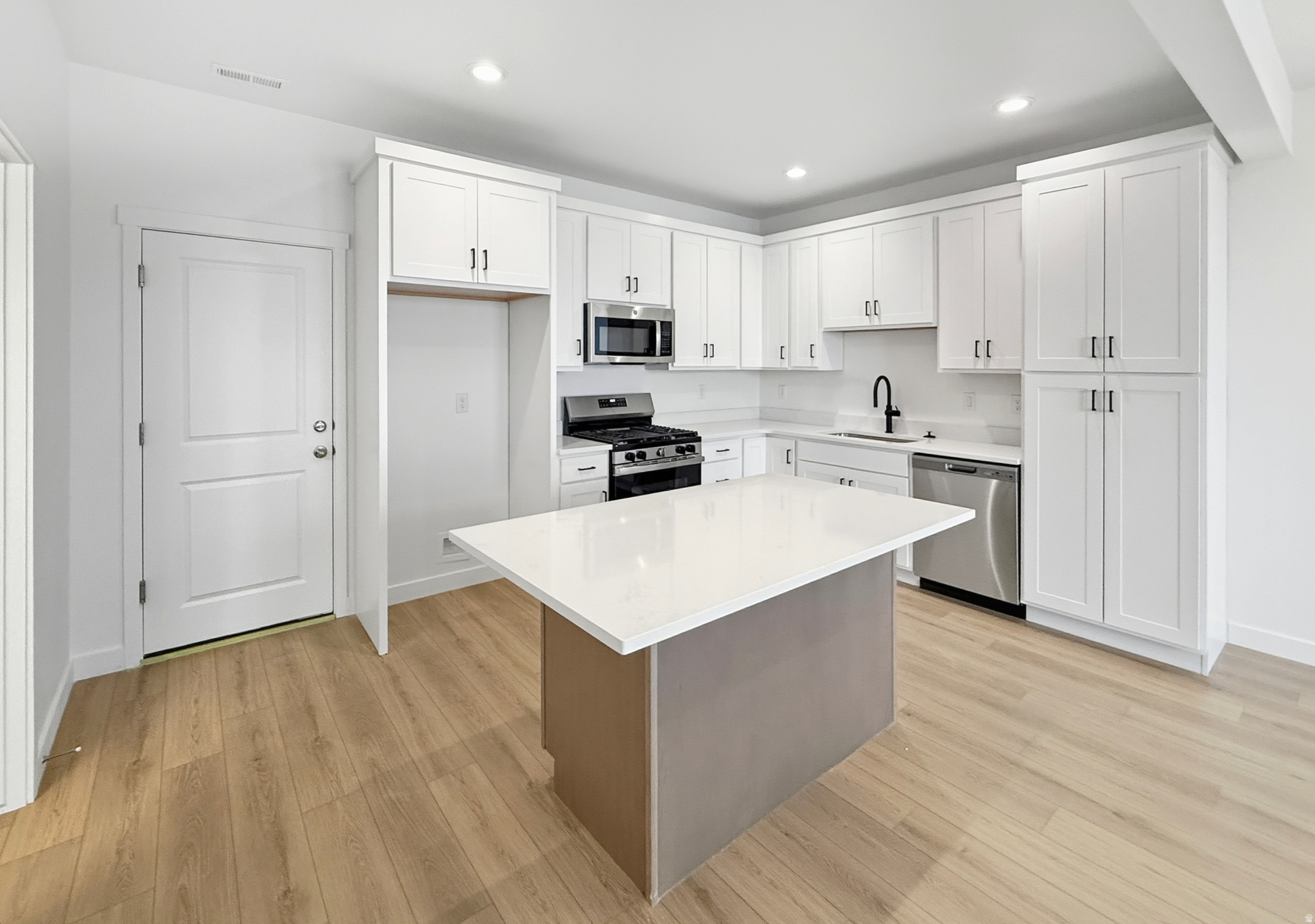 DAYBREAK - Residential