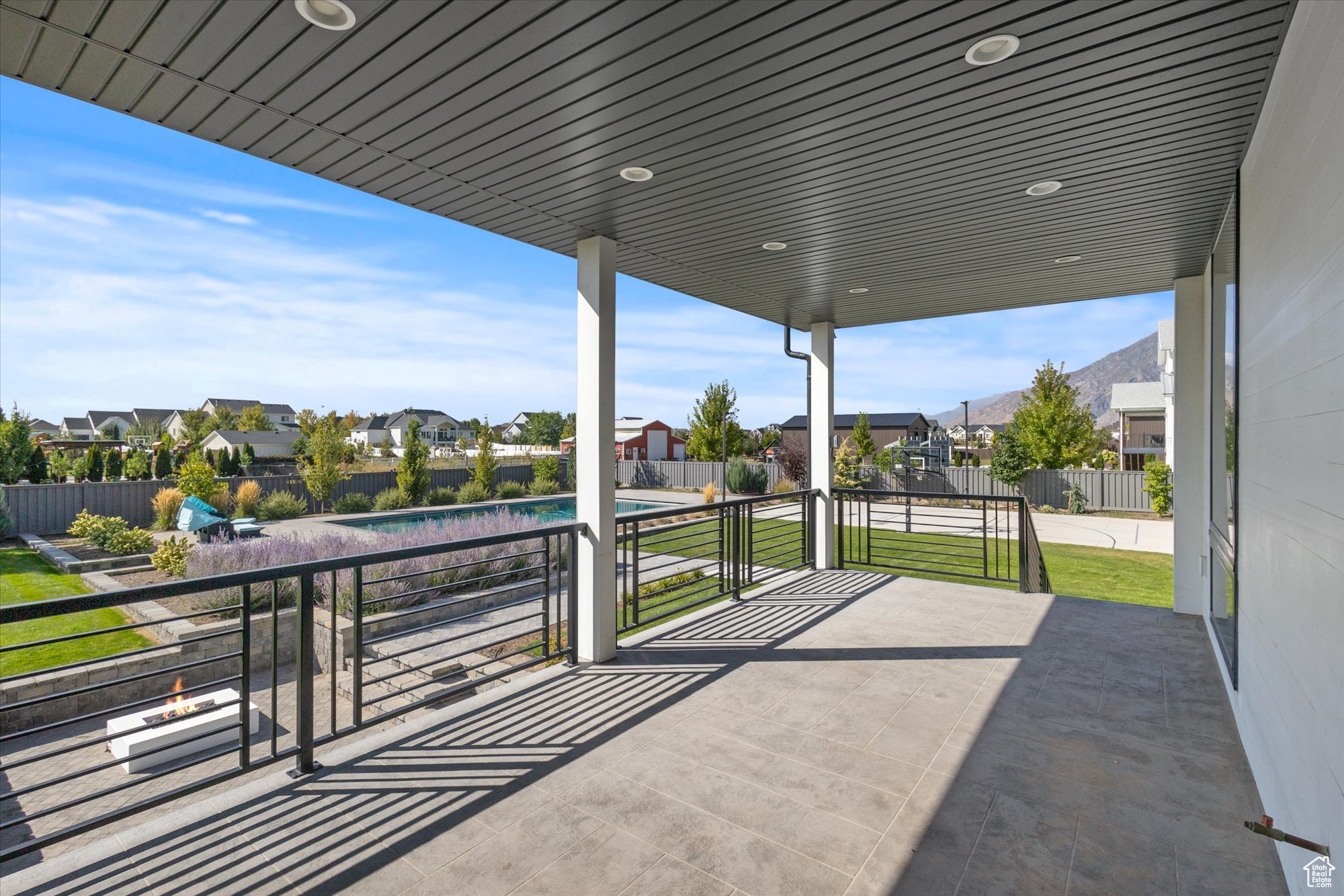 EMERALD ESTATES - Residential
