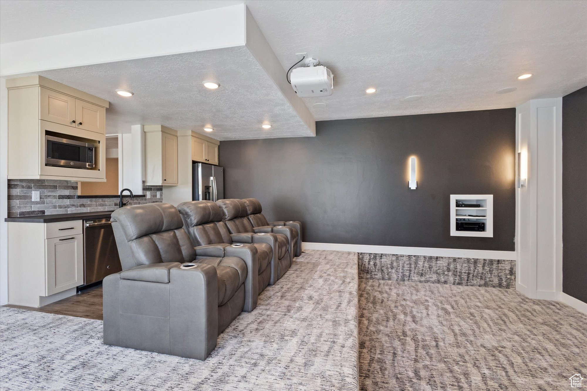 EMERALD ESTATES - Residential