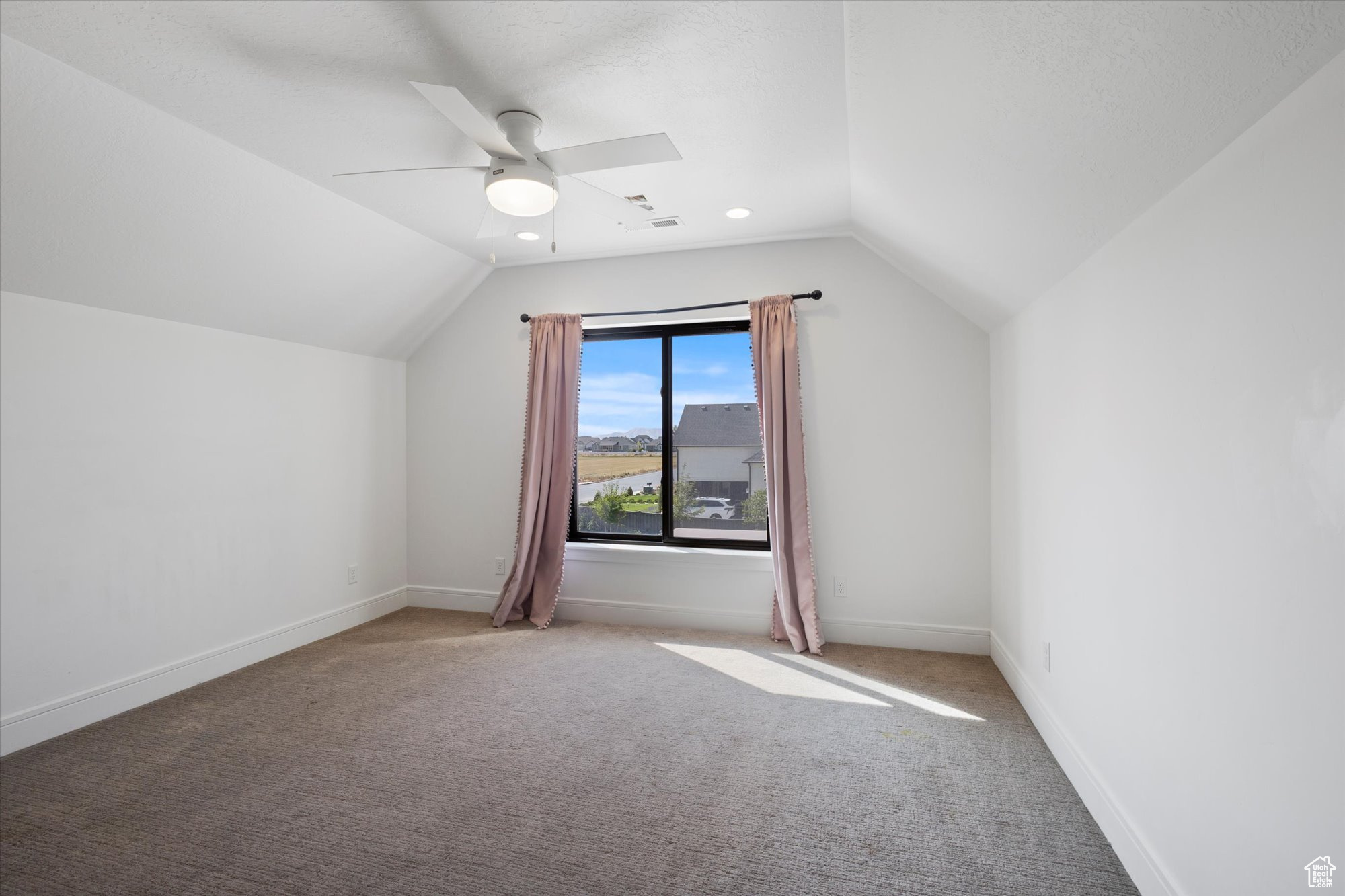 EMERALD ESTATES - Residential
