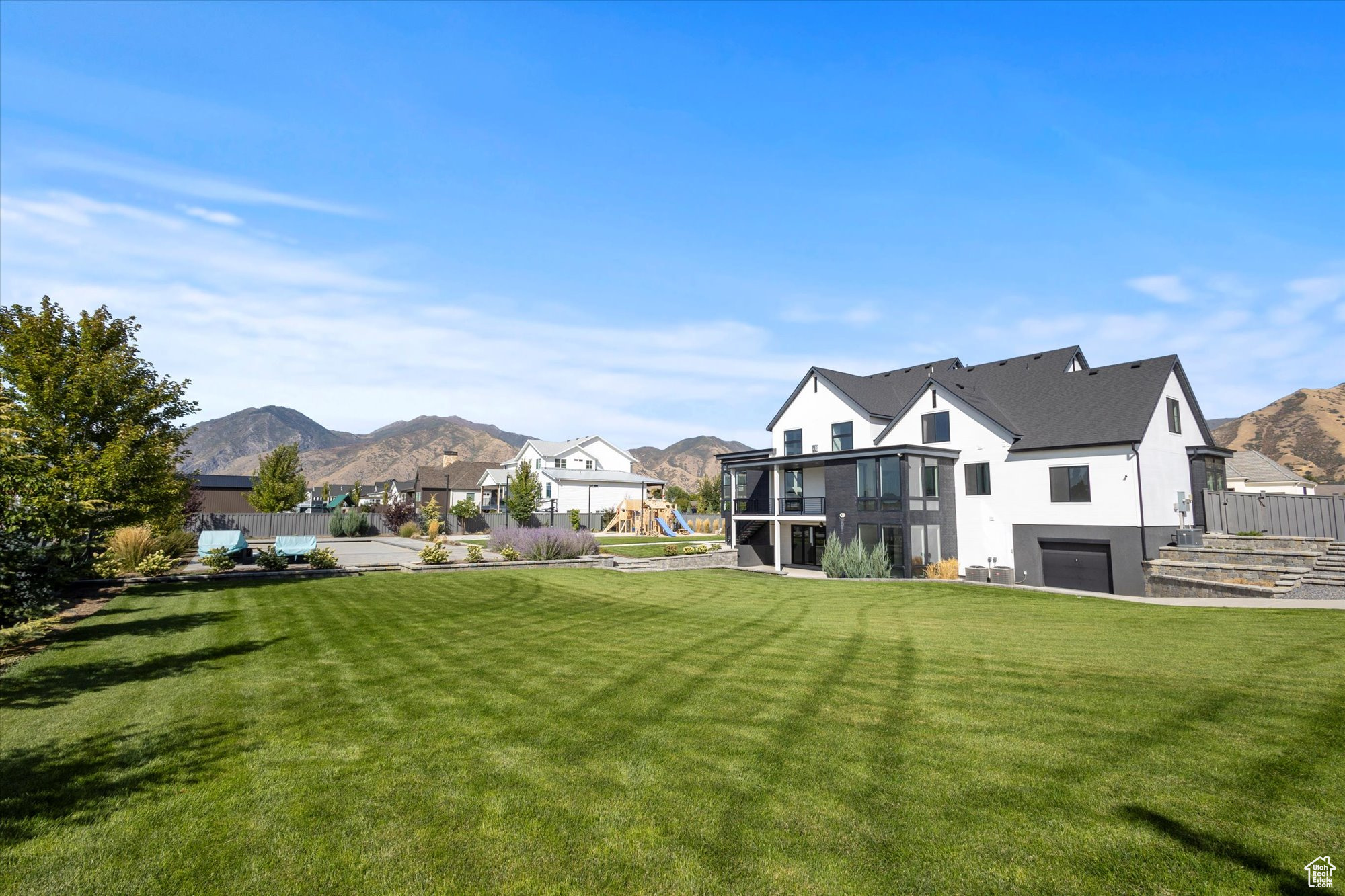 EMERALD ESTATES - Residential