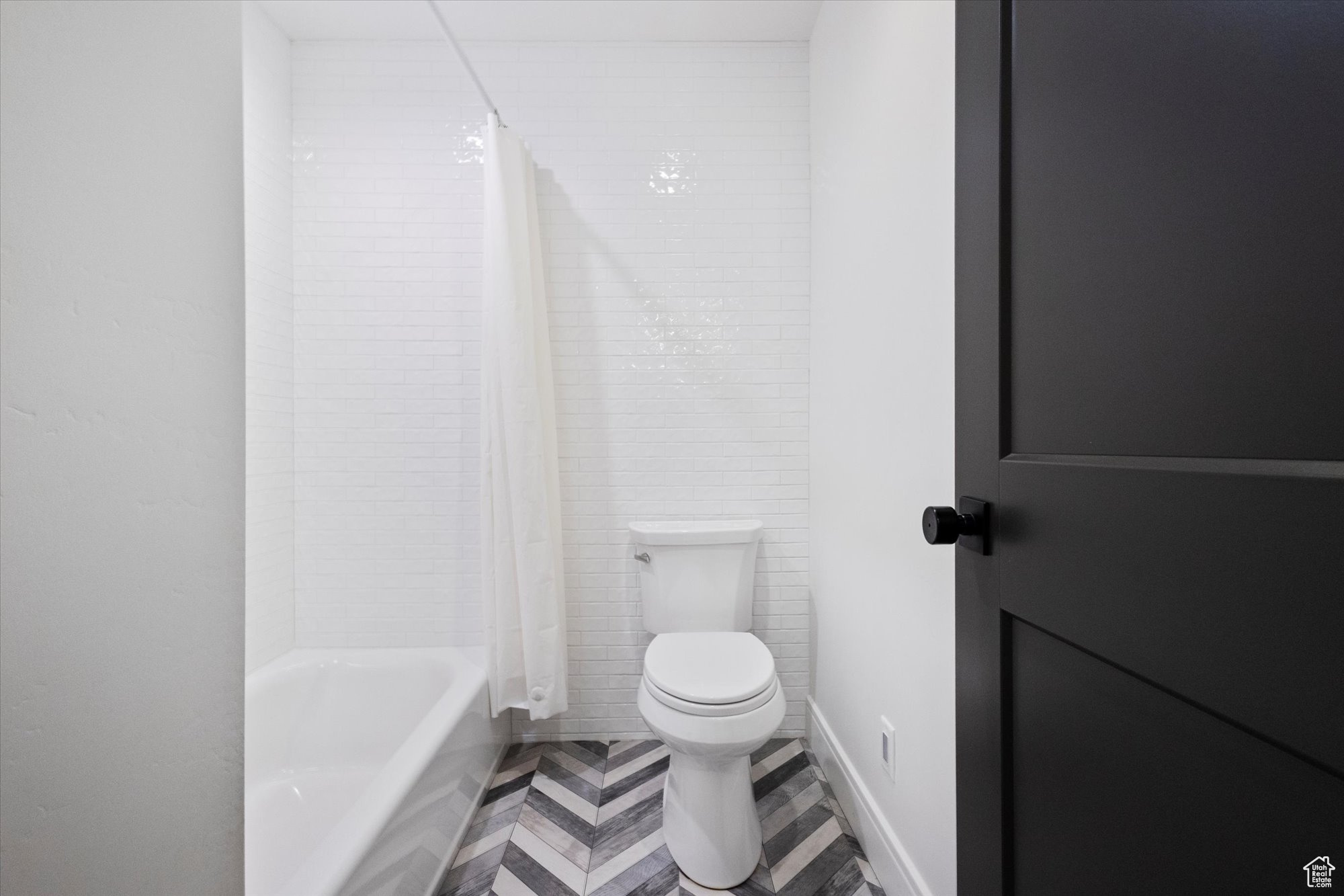 EMERALD ESTATES - Residential