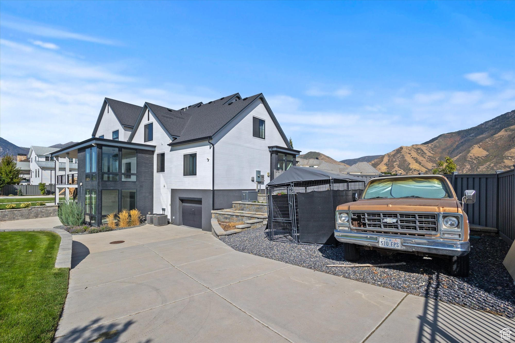 EMERALD ESTATES - Residential