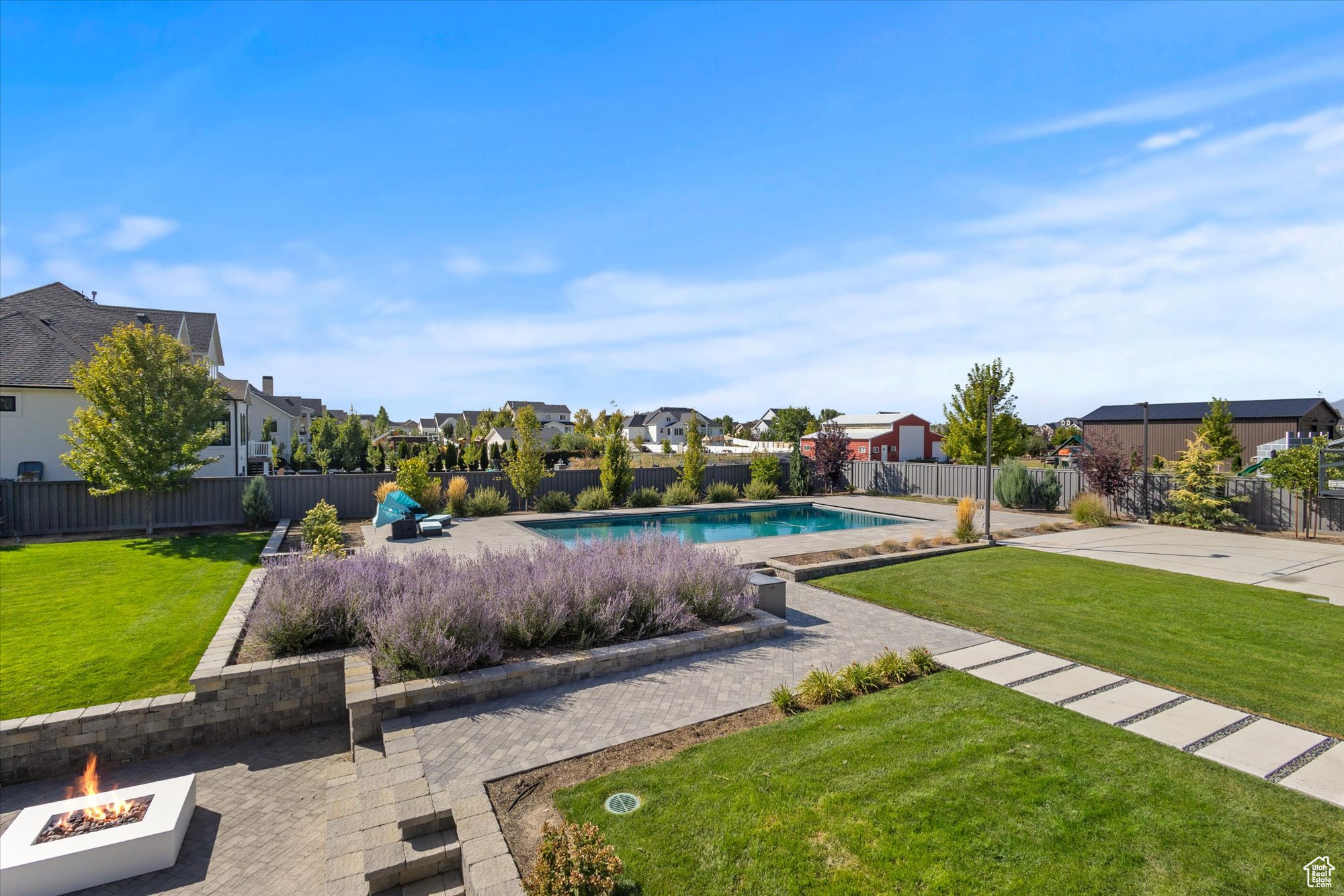 EMERALD ESTATES - Residential