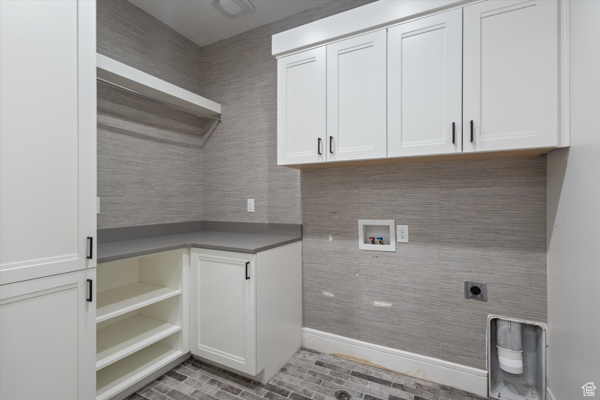 EMERALD ESTATES - Residential