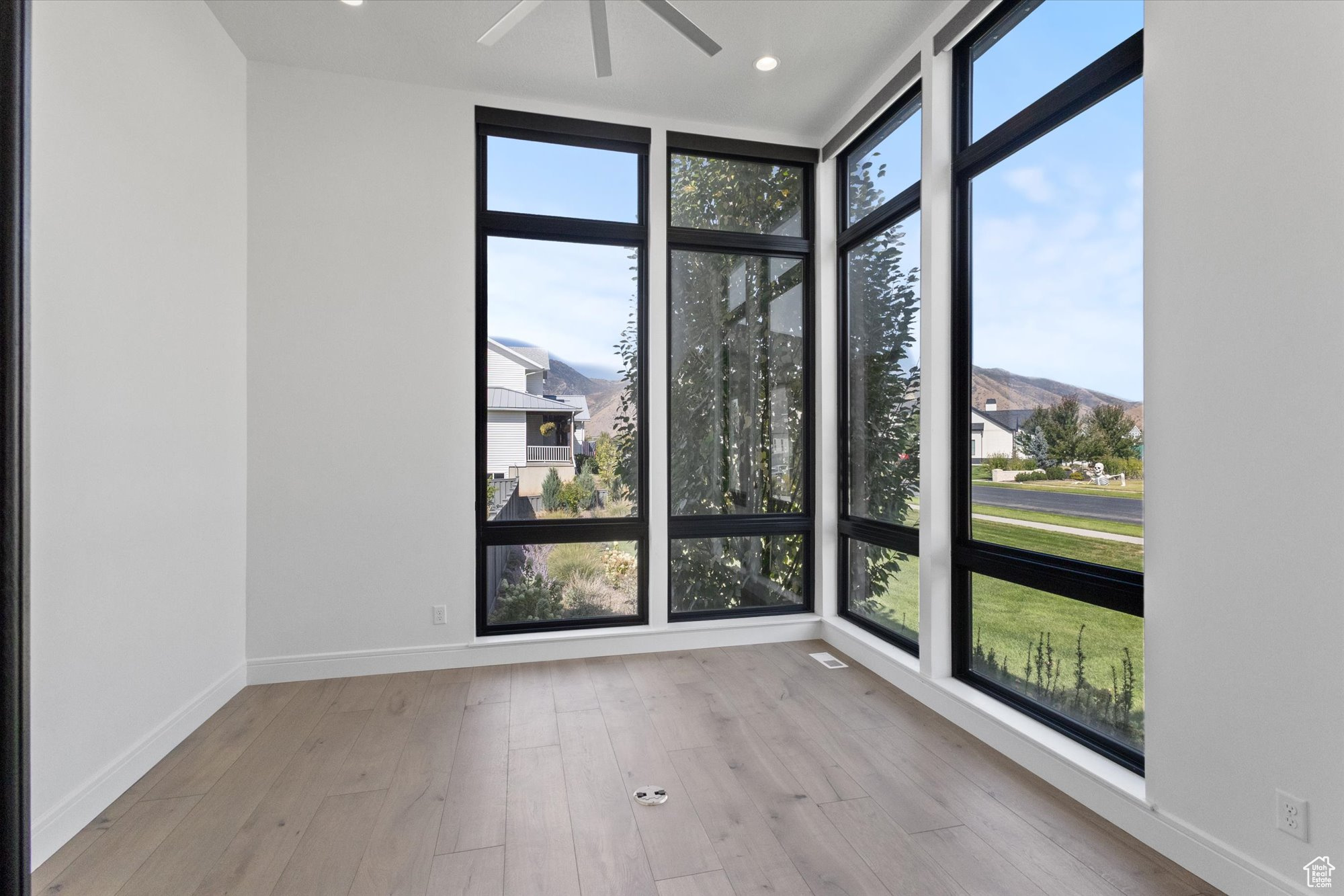 EMERALD ESTATES - Residential