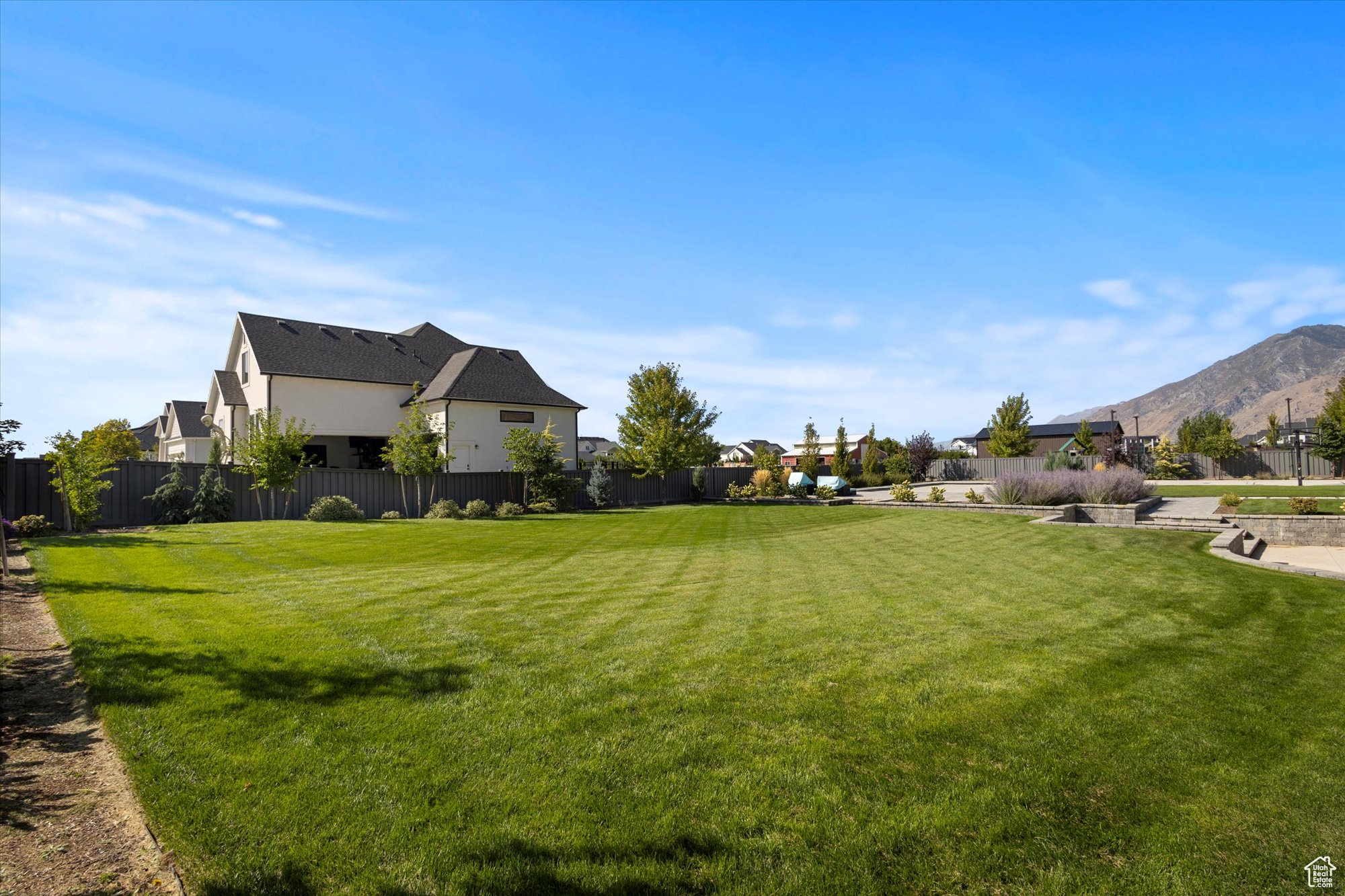 EMERALD ESTATES - Residential