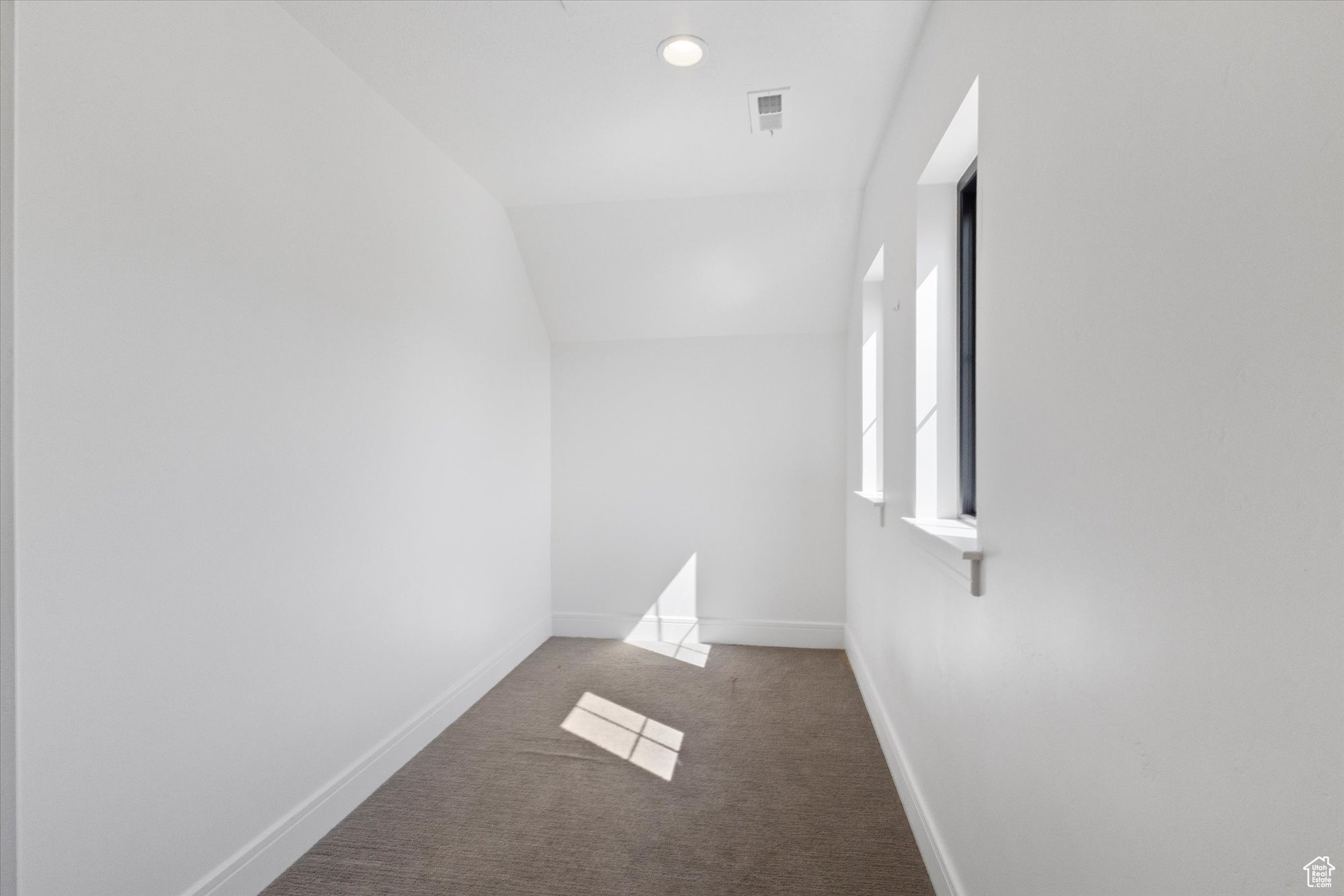 EMERALD ESTATES - Residential
