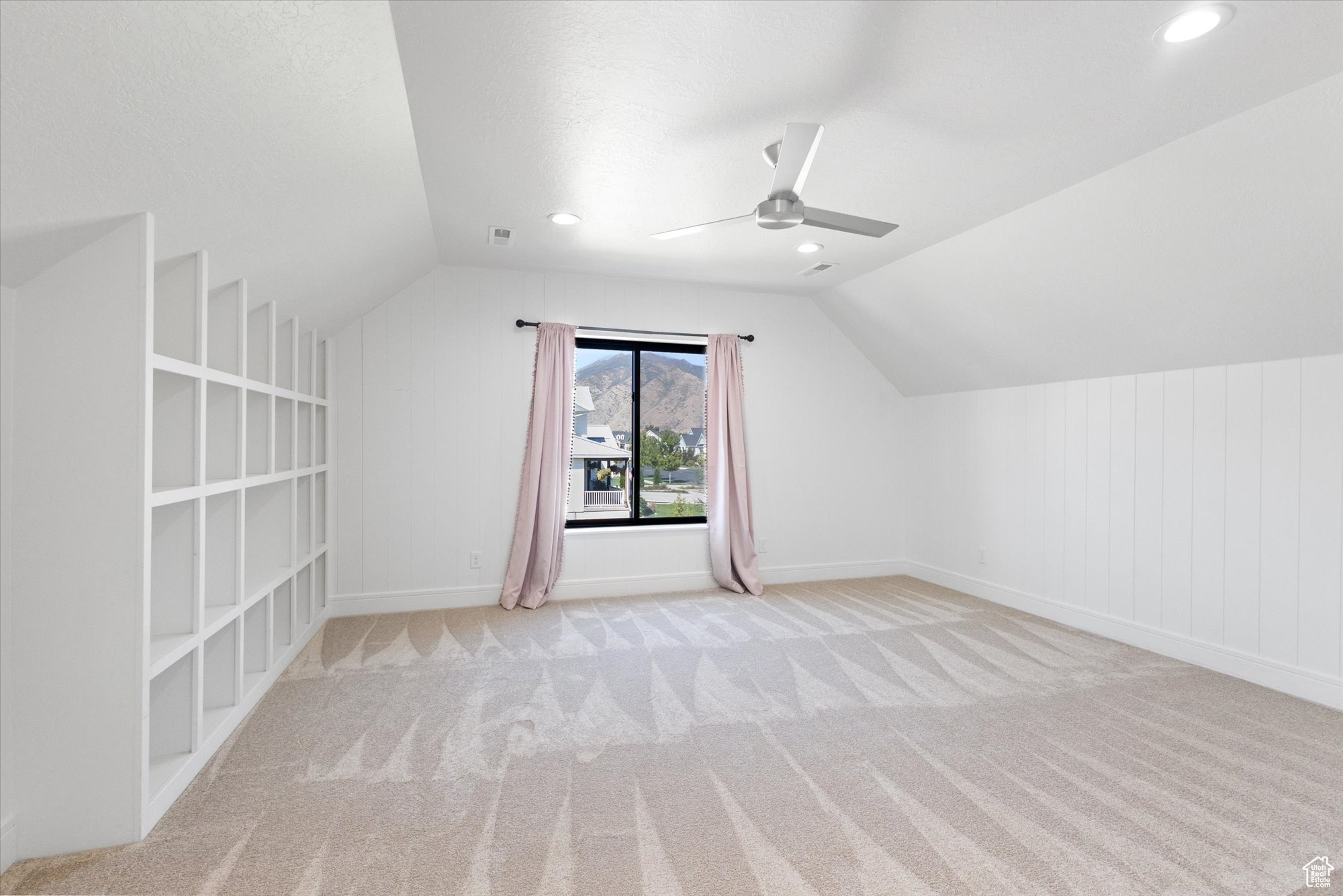 EMERALD ESTATES - Residential