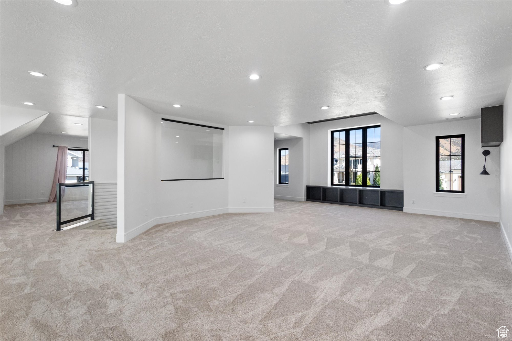 EMERALD ESTATES - Residential