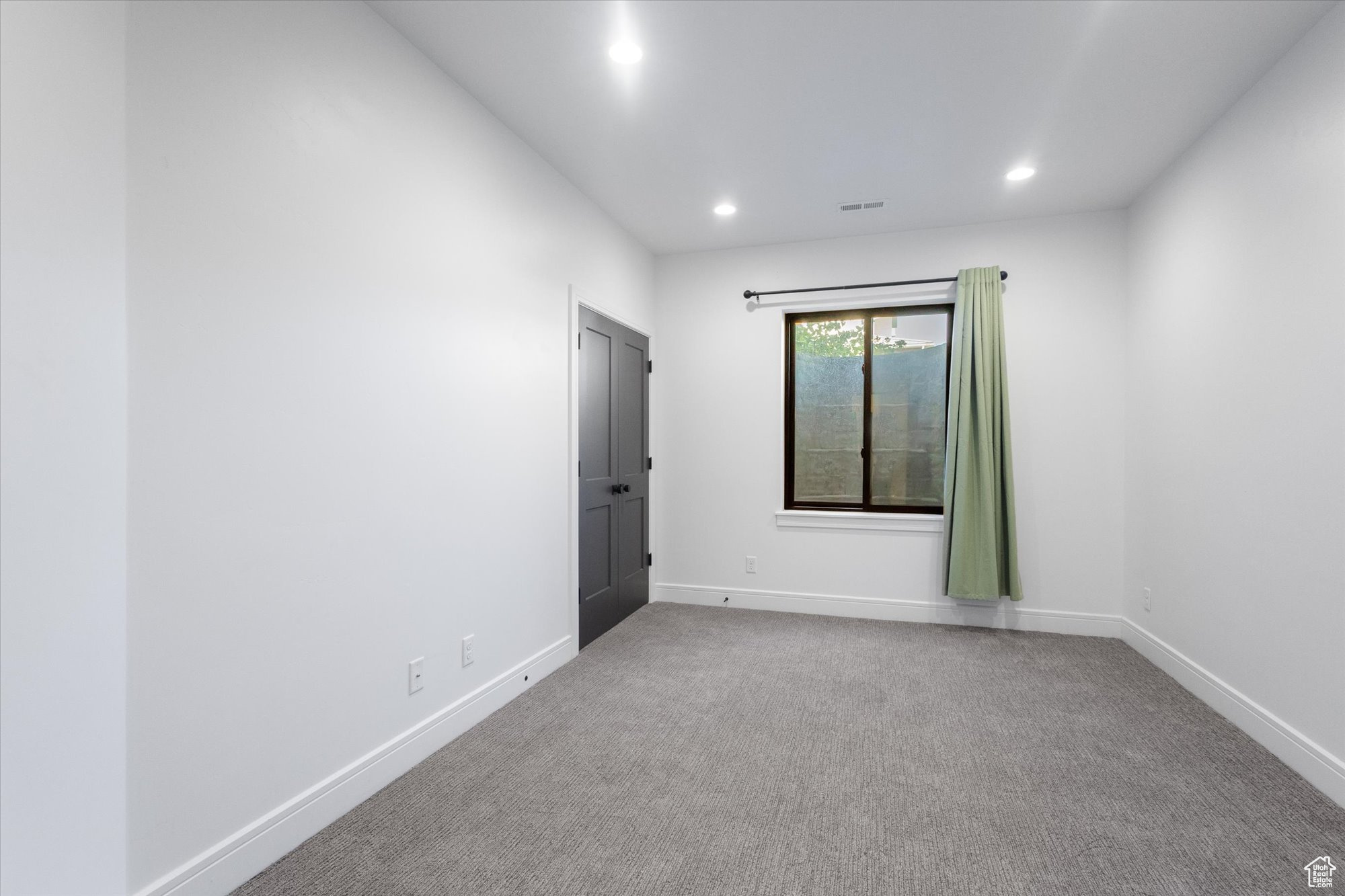 EMERALD ESTATES - Residential