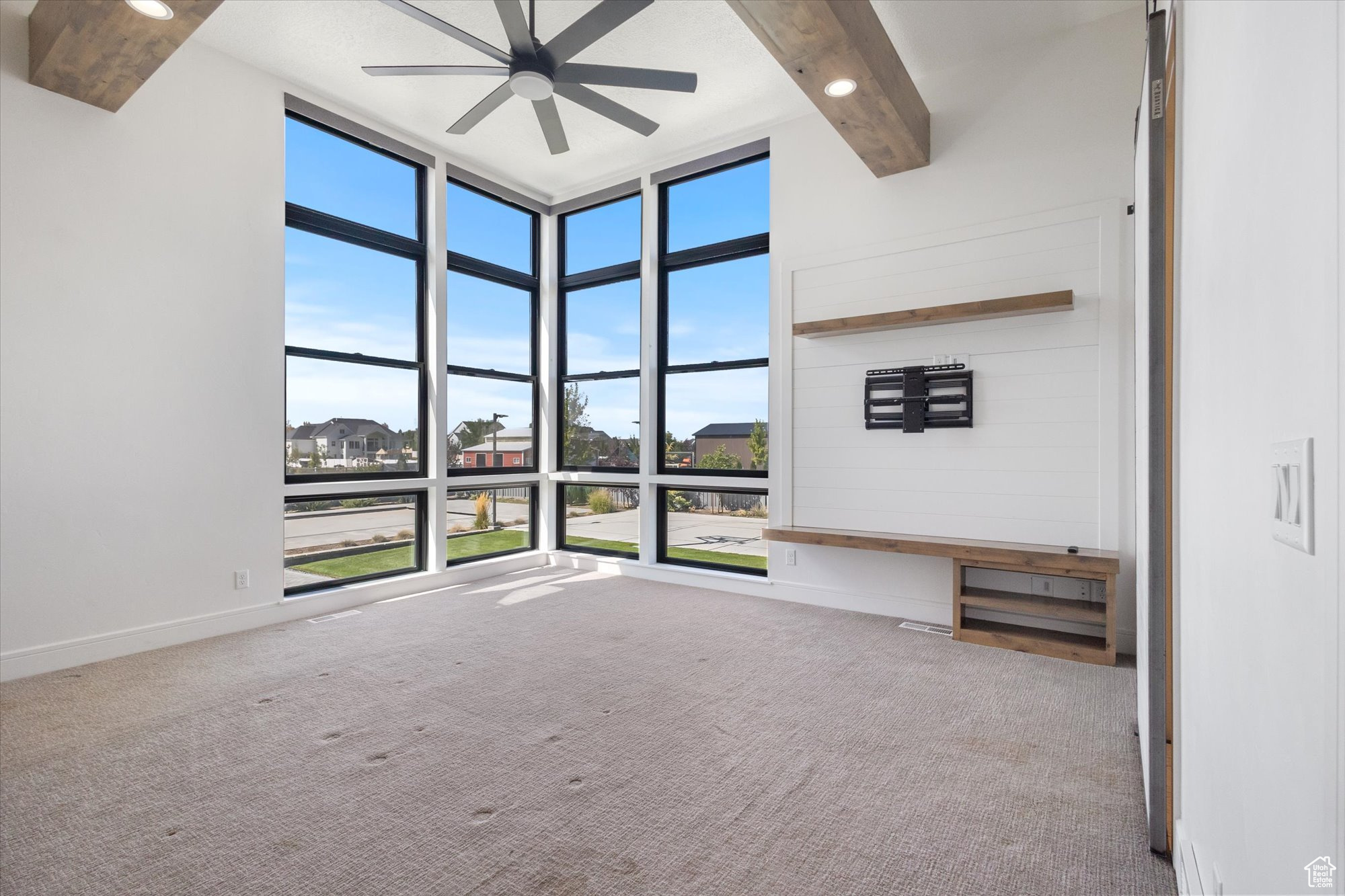 EMERALD ESTATES - Residential