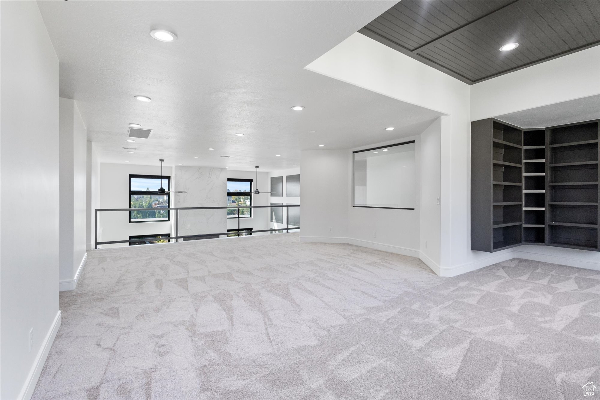EMERALD ESTATES - Residential