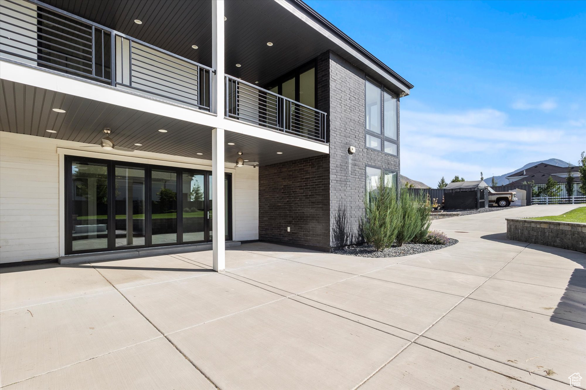 EMERALD ESTATES - Residential