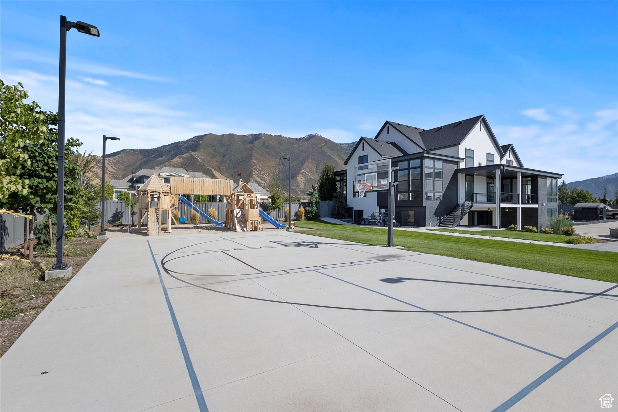 EMERALD ESTATES - Residential
