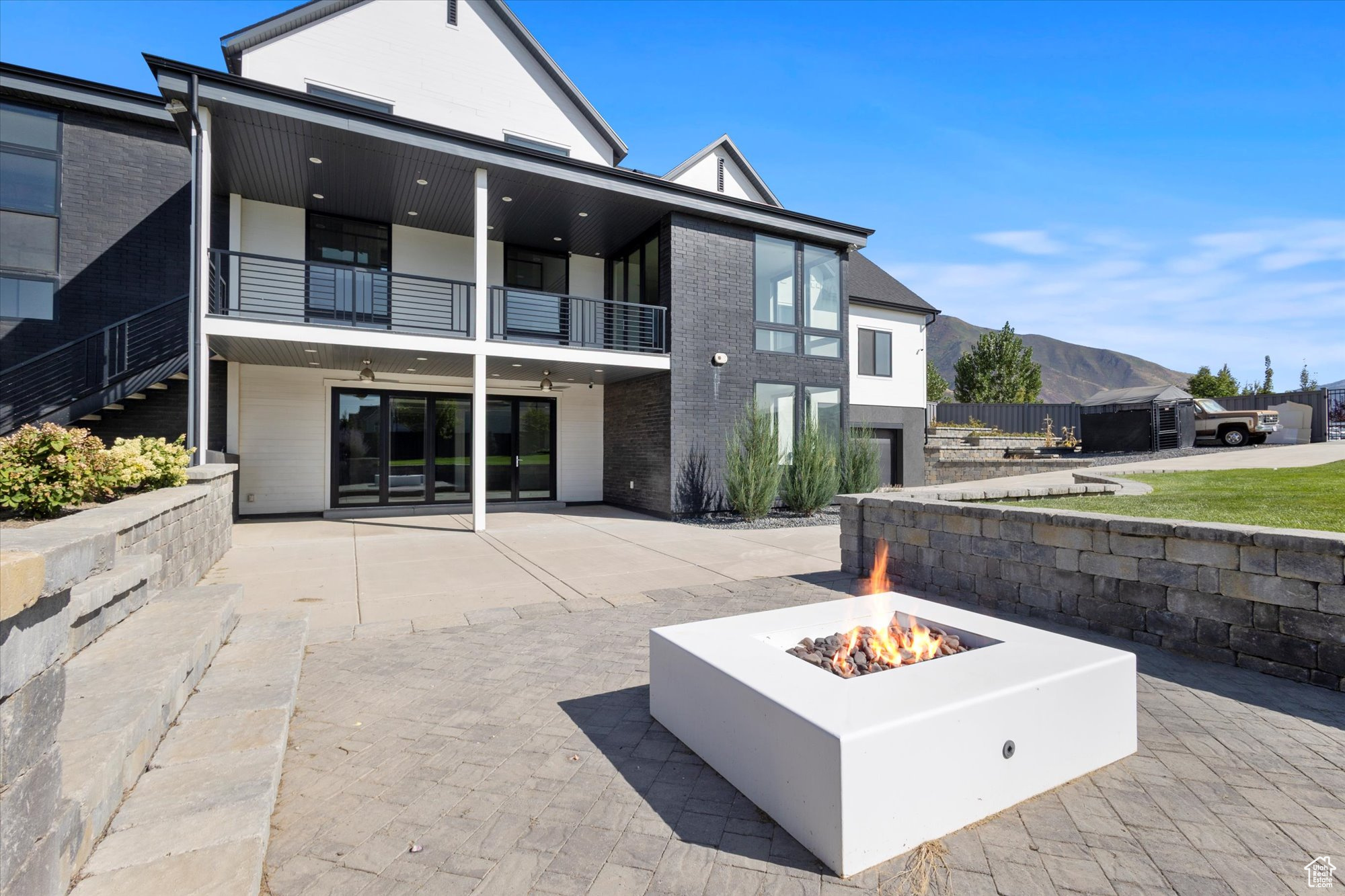 EMERALD ESTATES - Residential