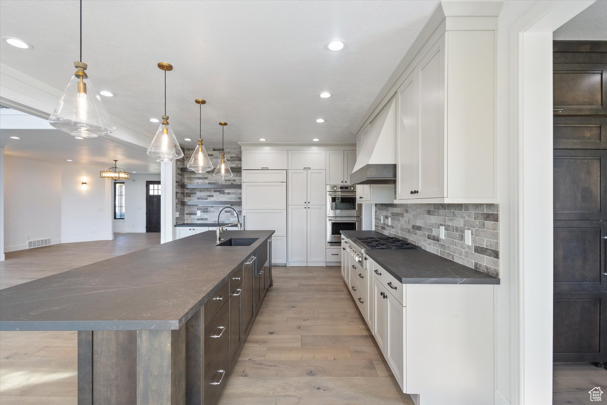 EMERALD ESTATES - Residential