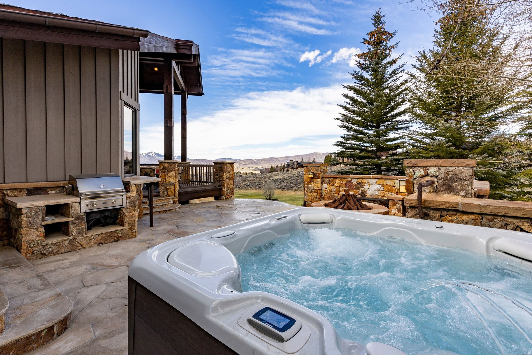 LOOKOUT RIDGE - Residential