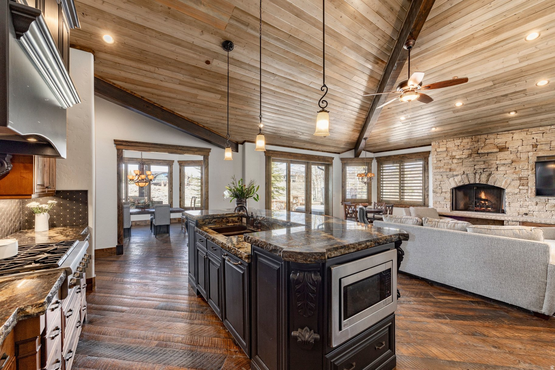 LOOKOUT RIDGE - Residential