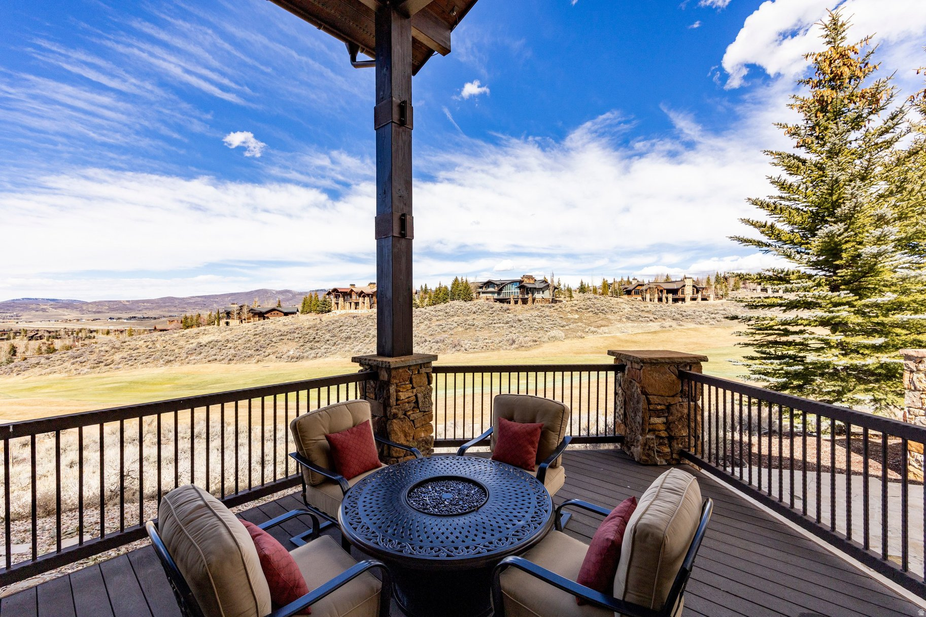 LOOKOUT RIDGE - Residential