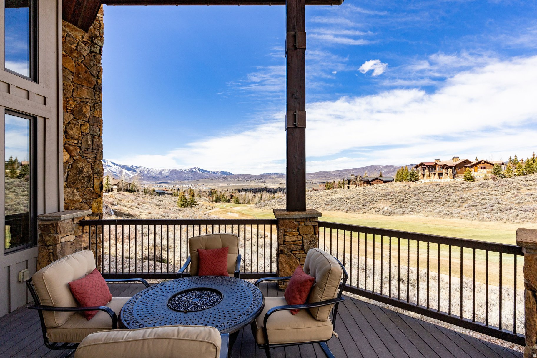 LOOKOUT RIDGE - Residential