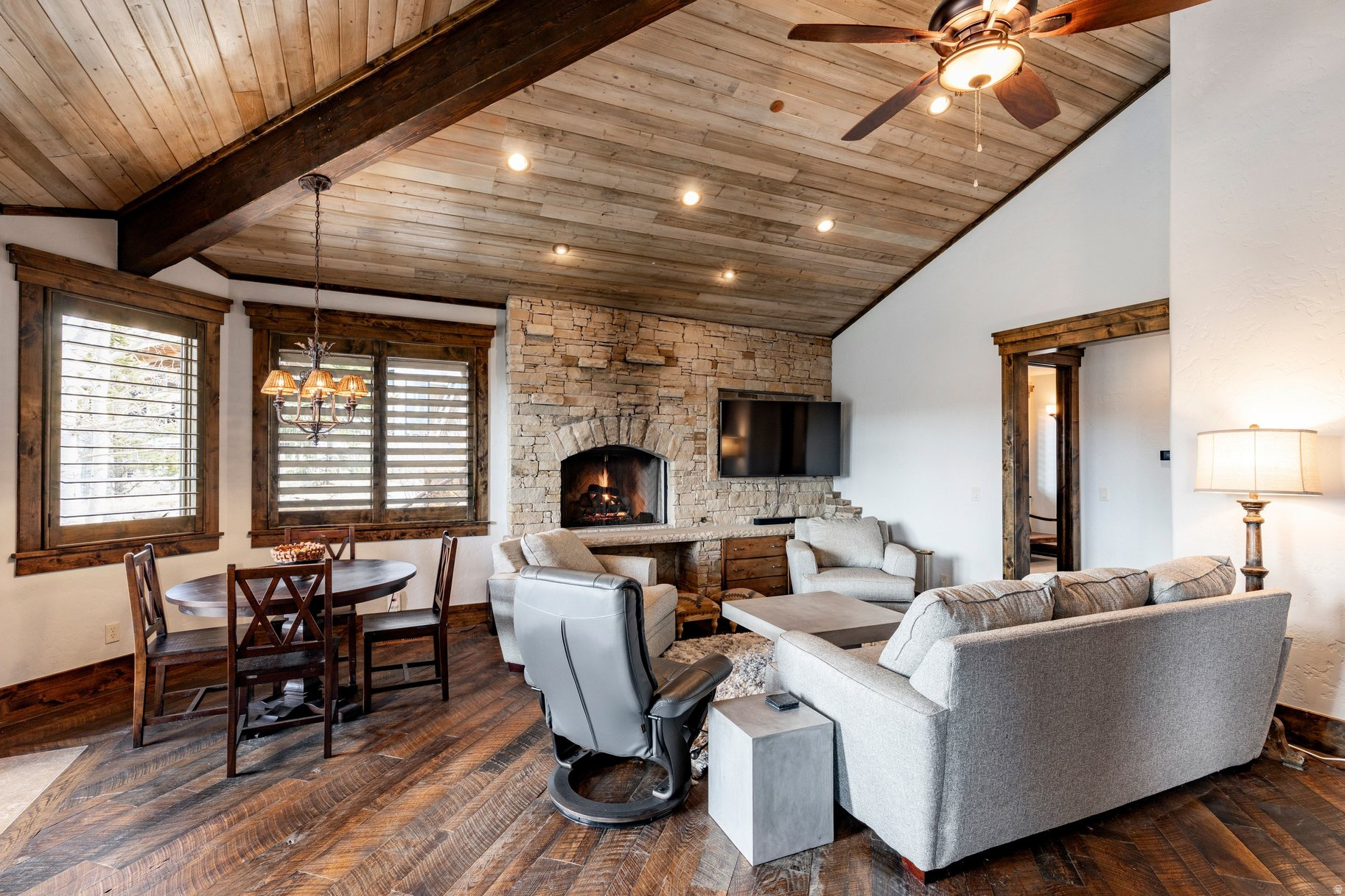 LOOKOUT RIDGE - Residential