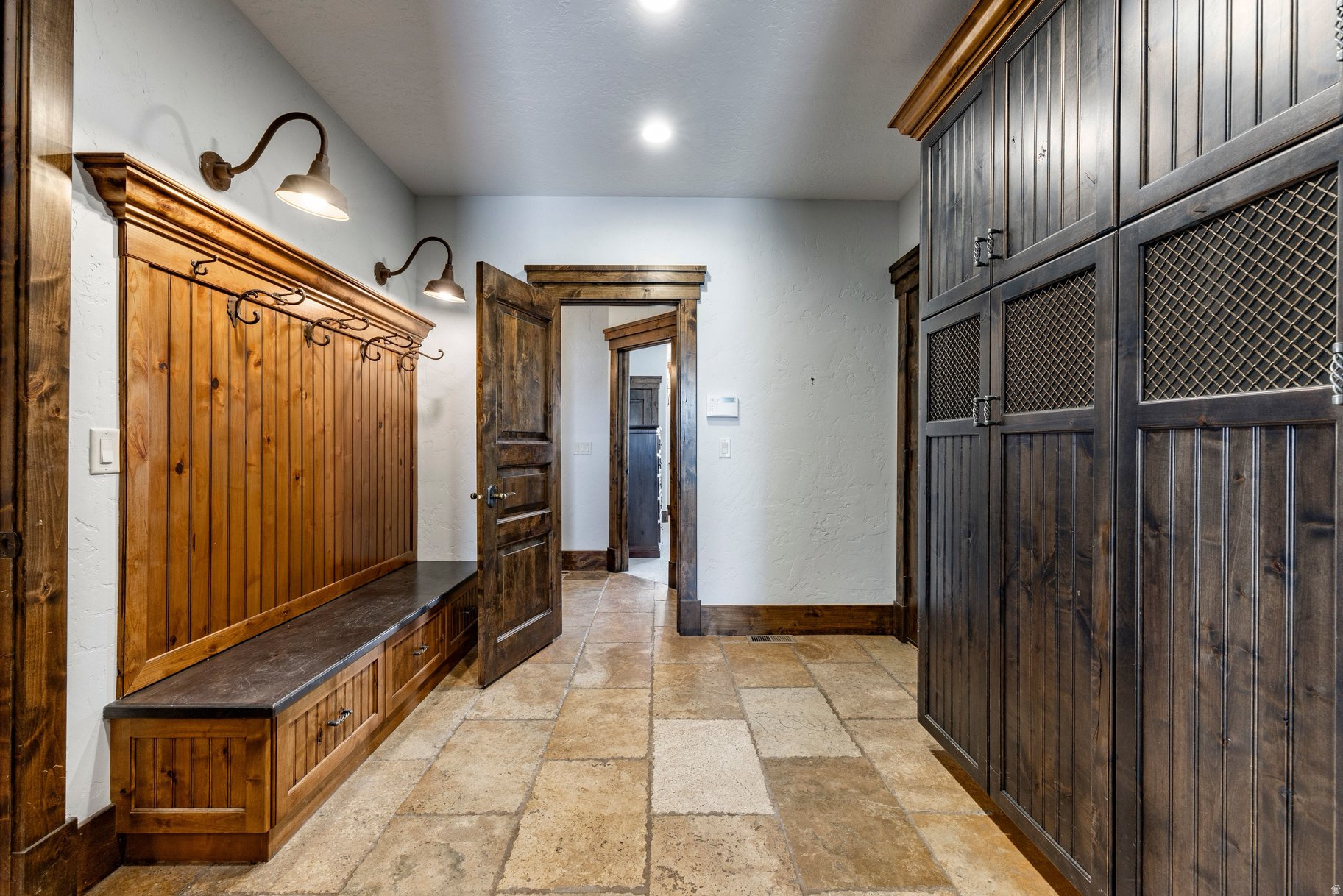 LOOKOUT RIDGE - Residential