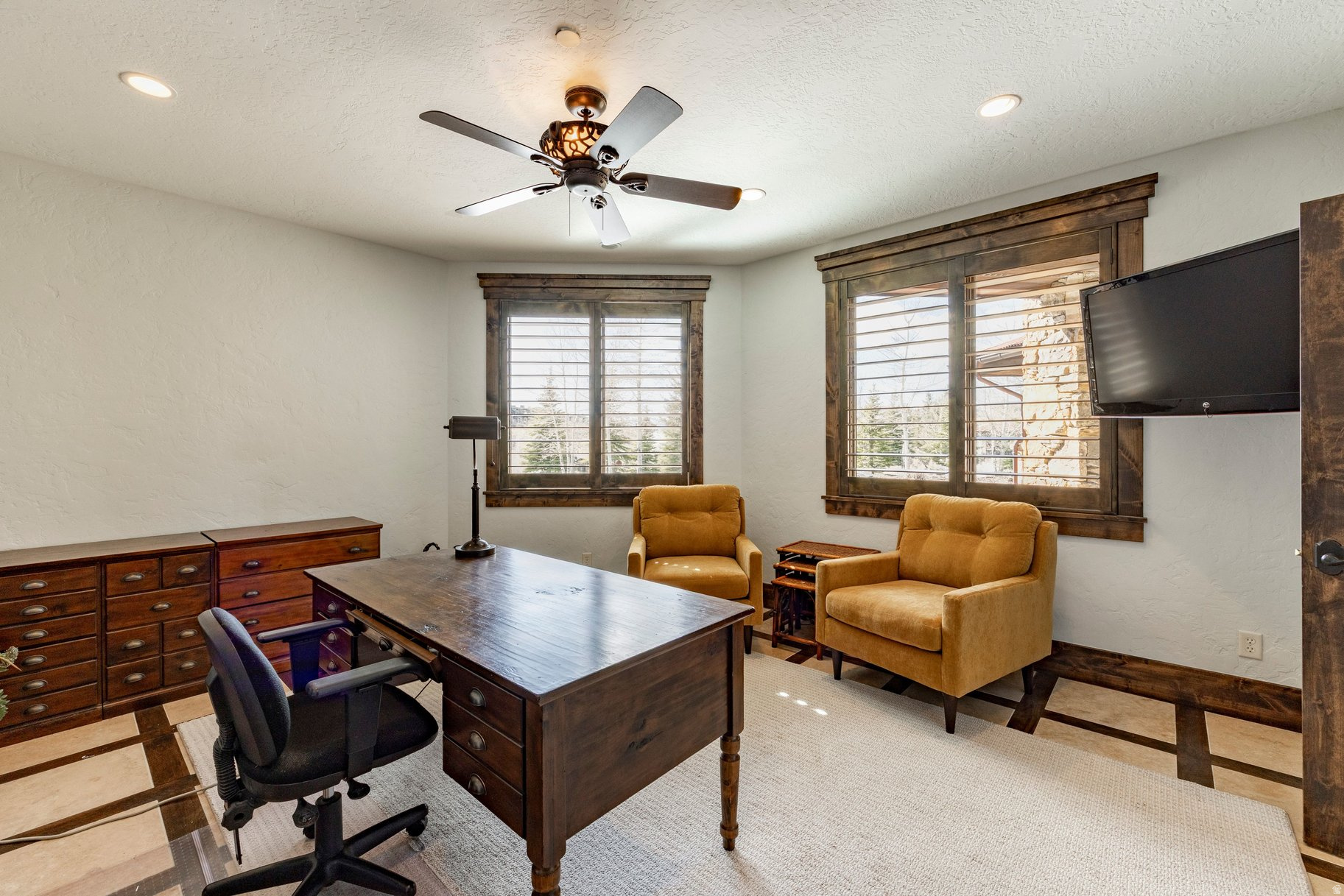 LOOKOUT RIDGE - Residential