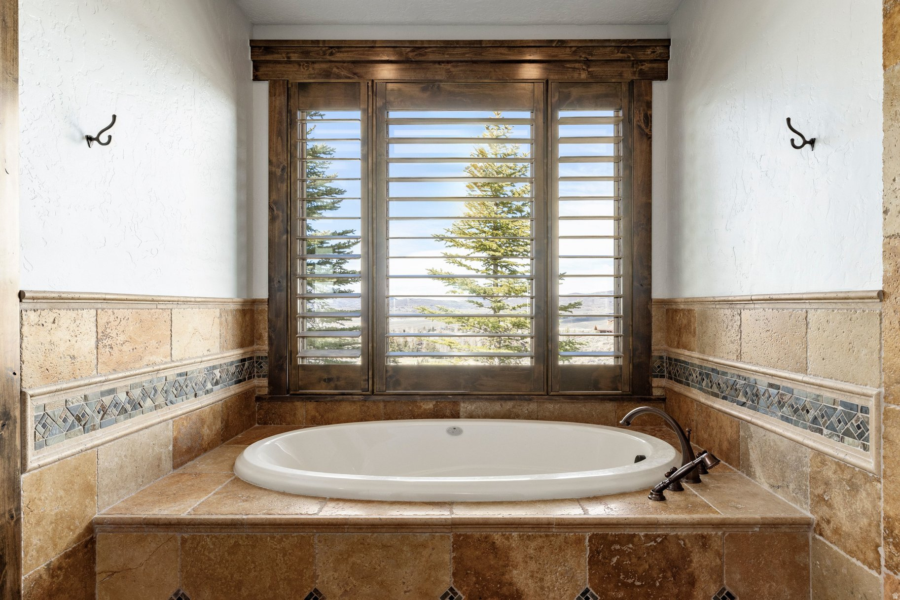 LOOKOUT RIDGE - Residential