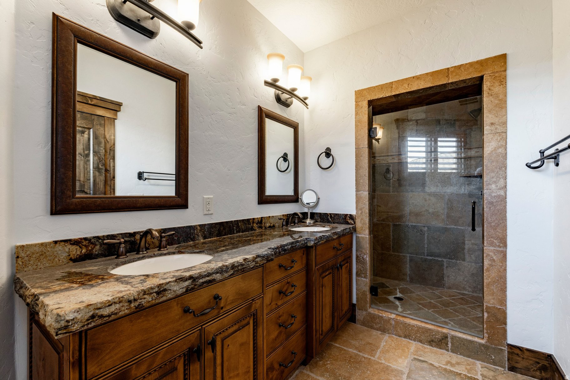 LOOKOUT RIDGE - Residential