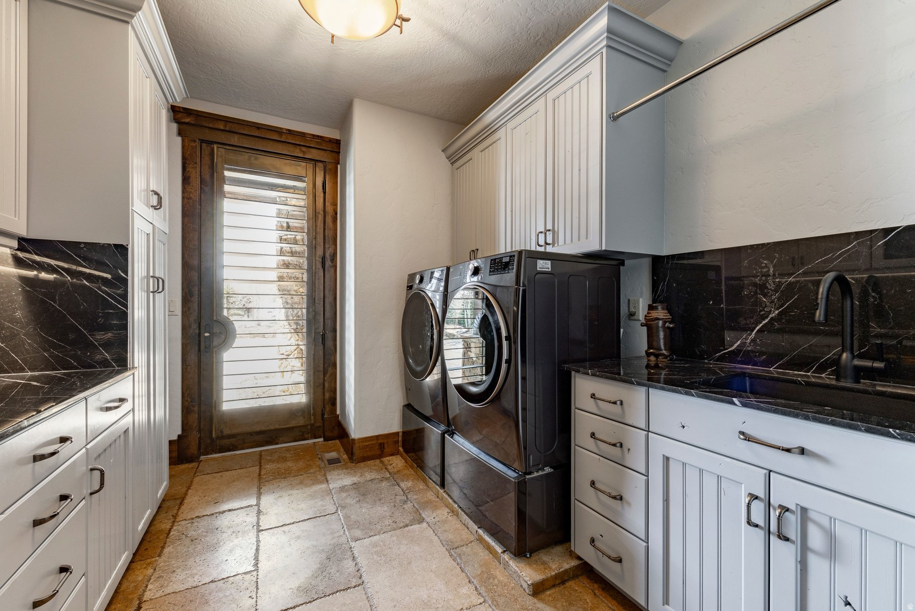 LOOKOUT RIDGE - Residential