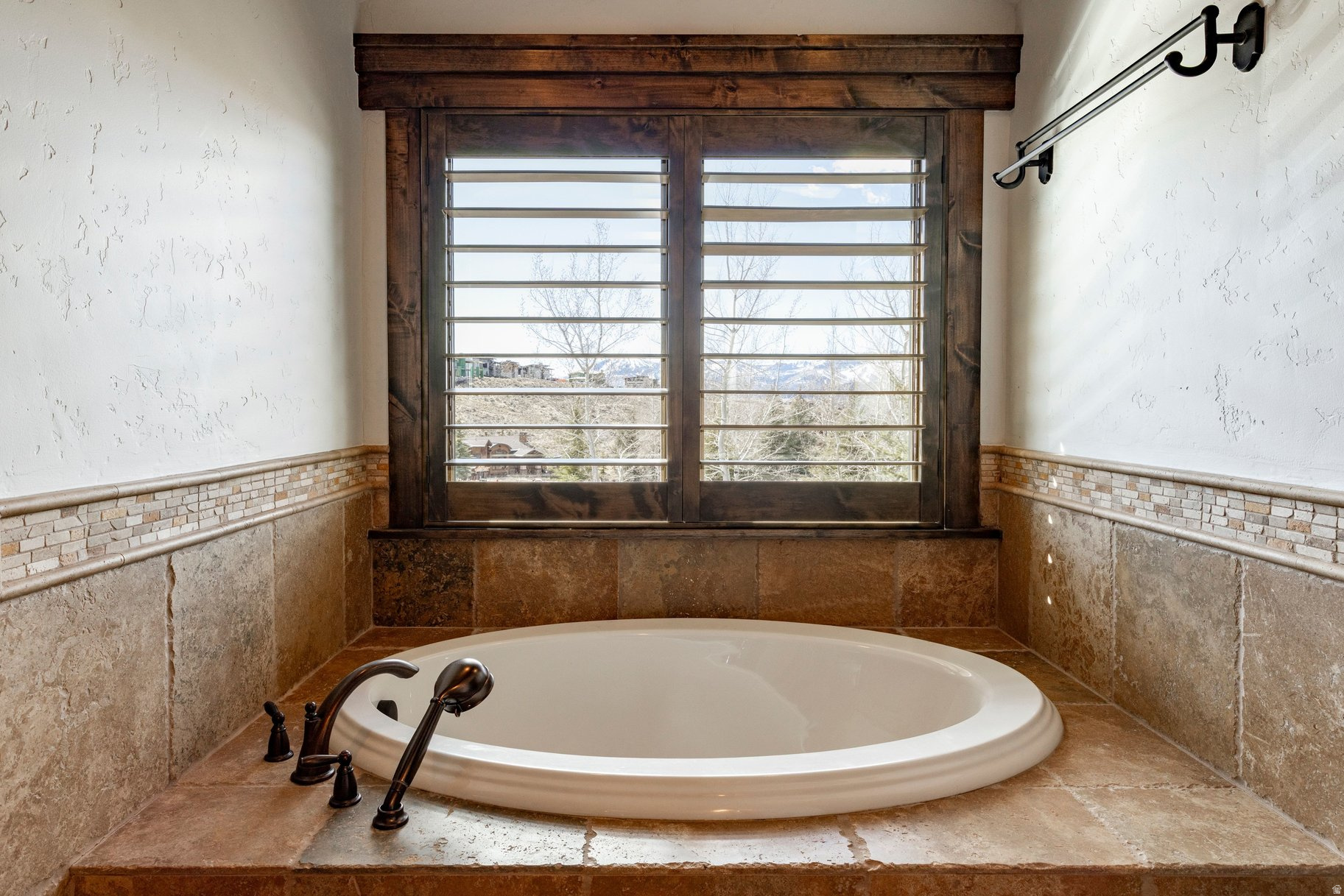 LOOKOUT RIDGE - Residential