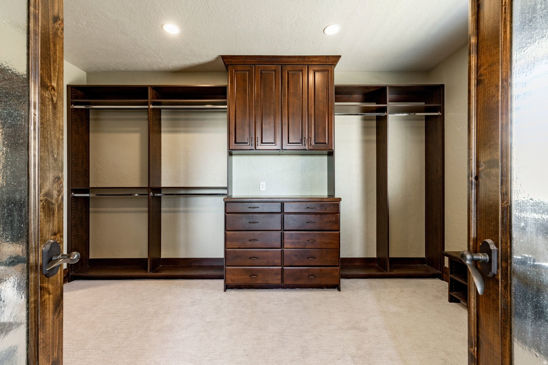 LOOKOUT RIDGE - Residential