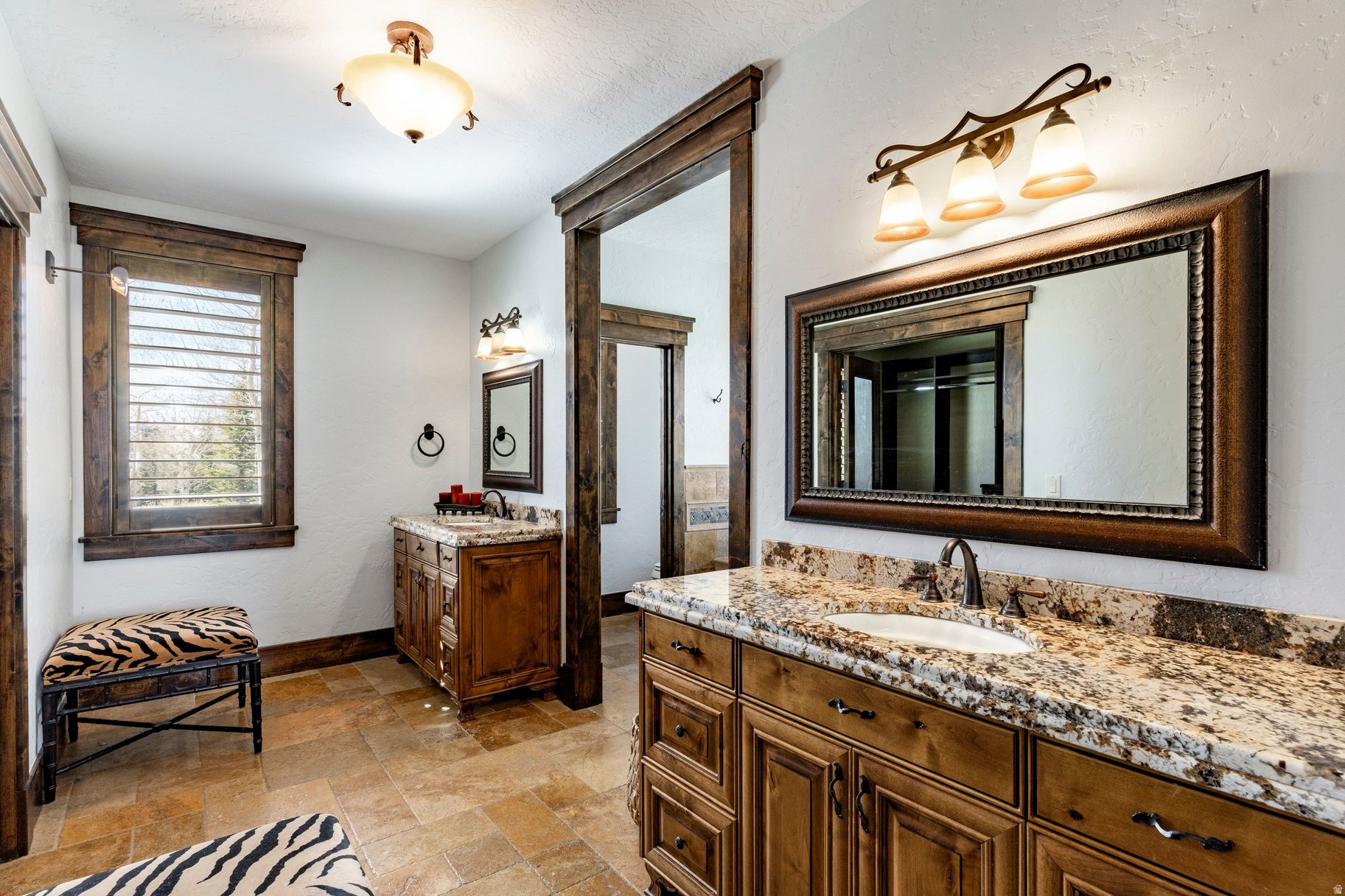 LOOKOUT RIDGE - Residential