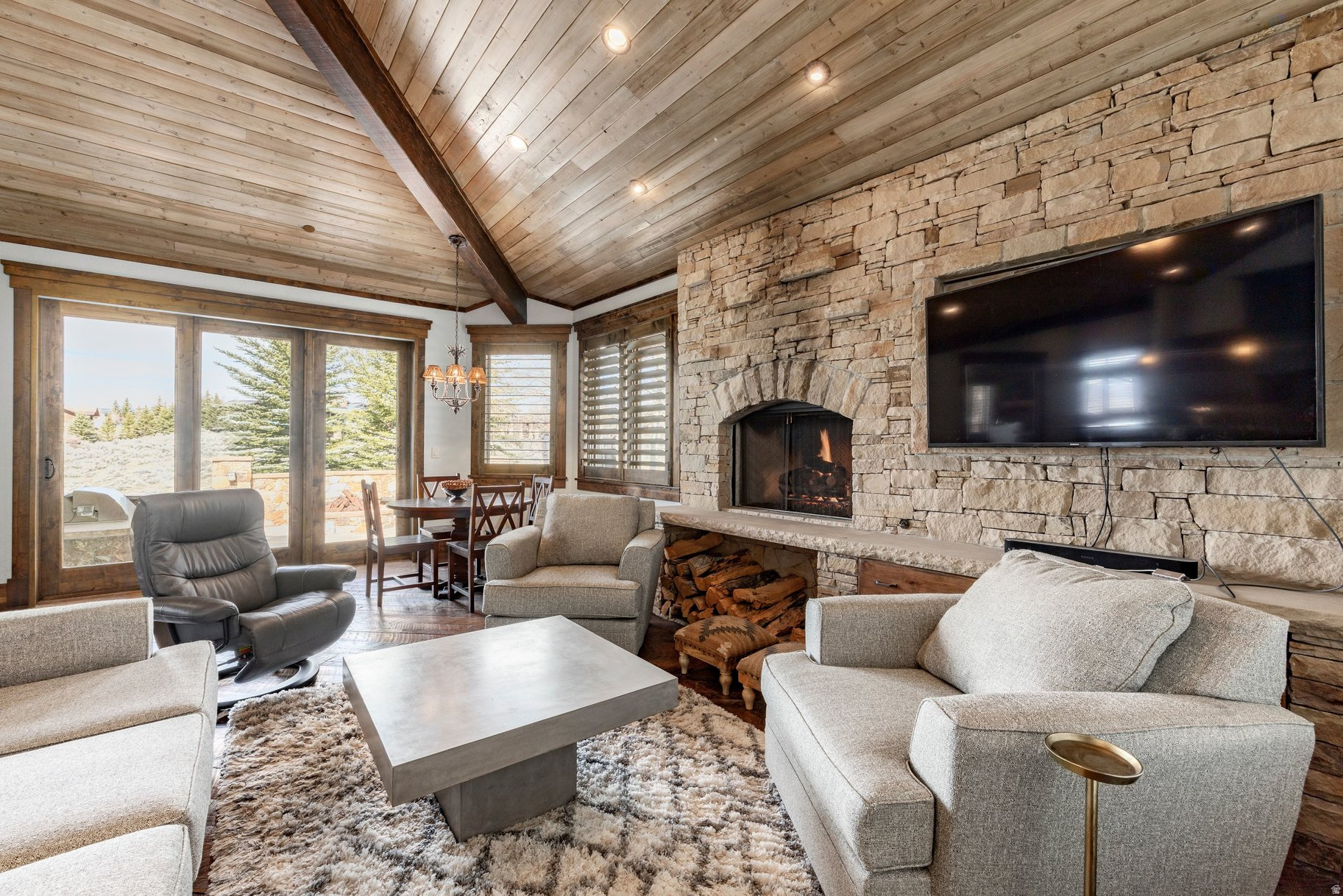 LOOKOUT RIDGE - Residential