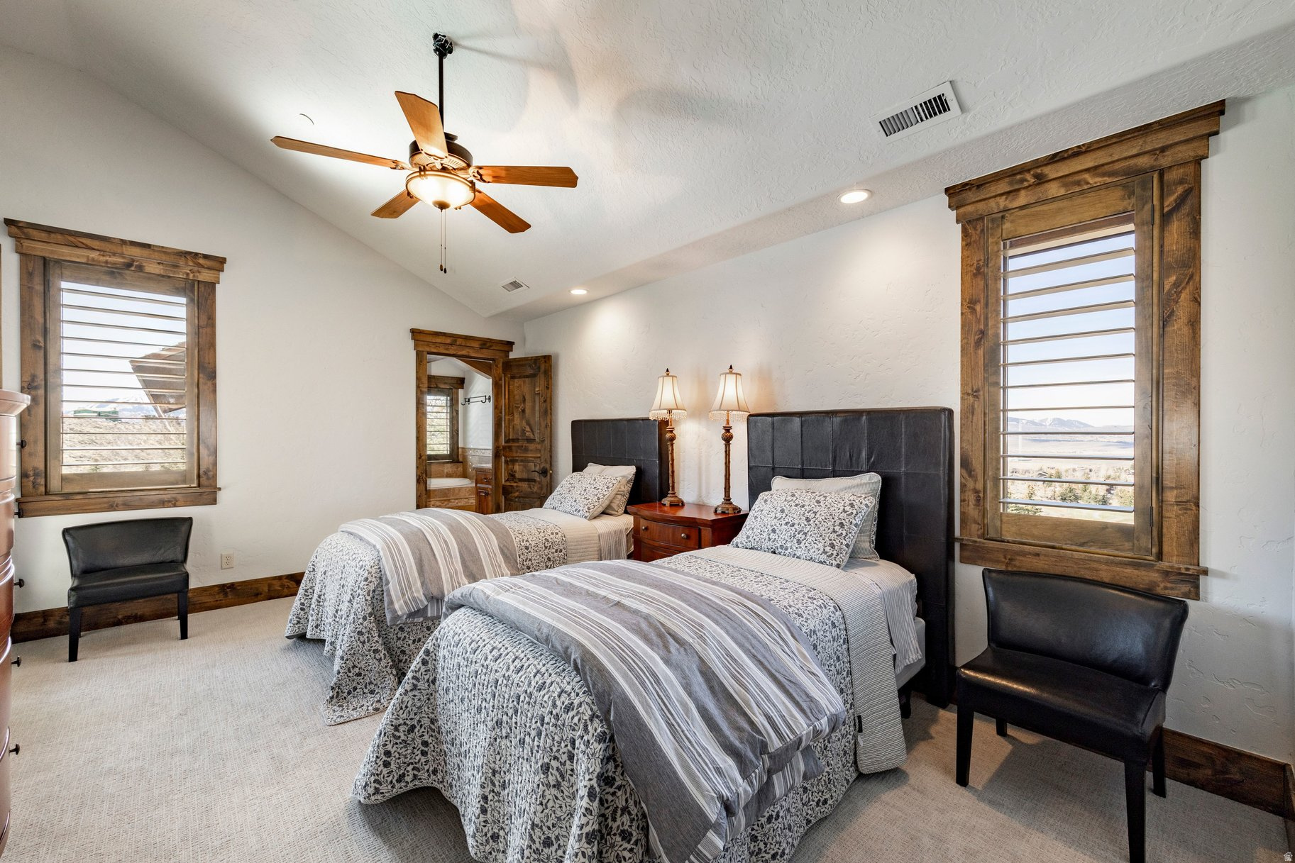 LOOKOUT RIDGE - Residential