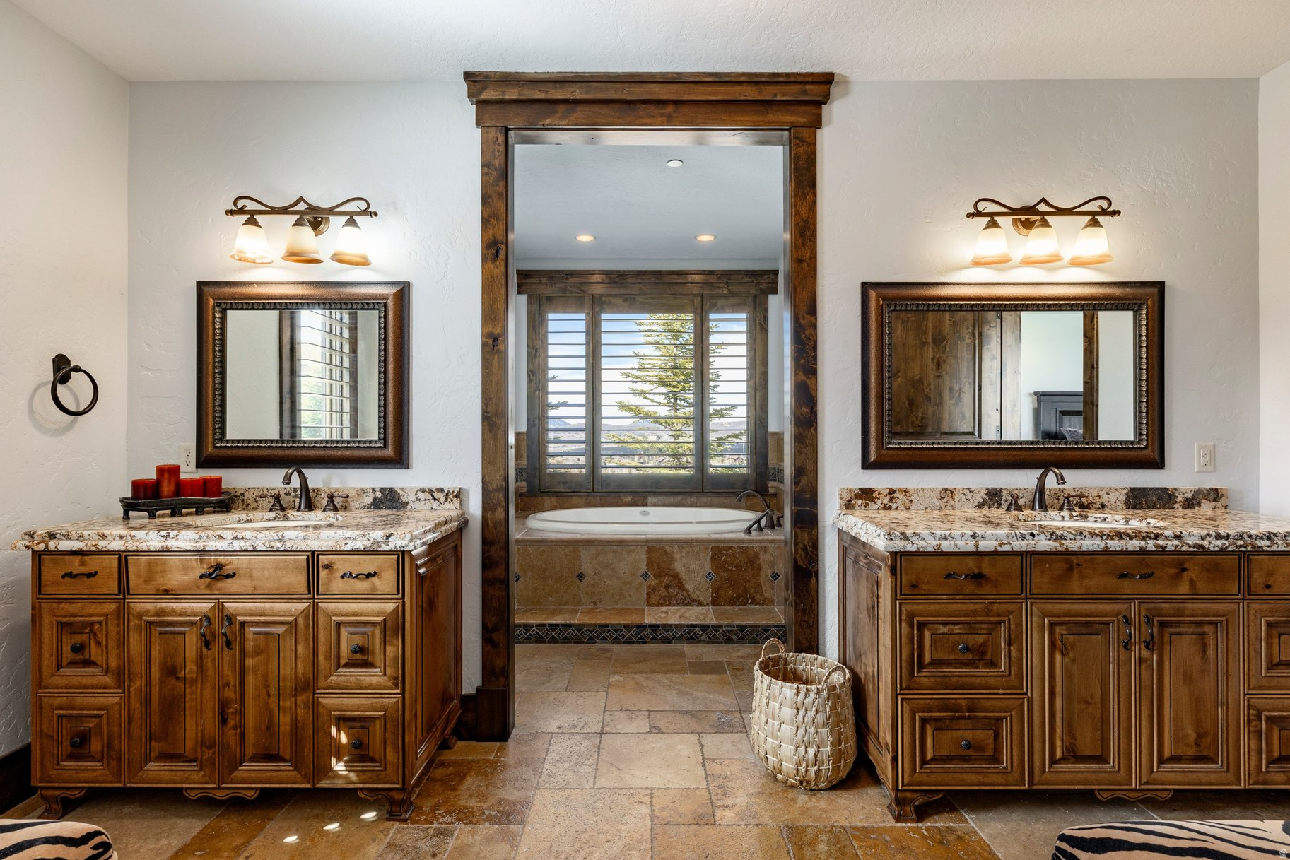 LOOKOUT RIDGE - Residential