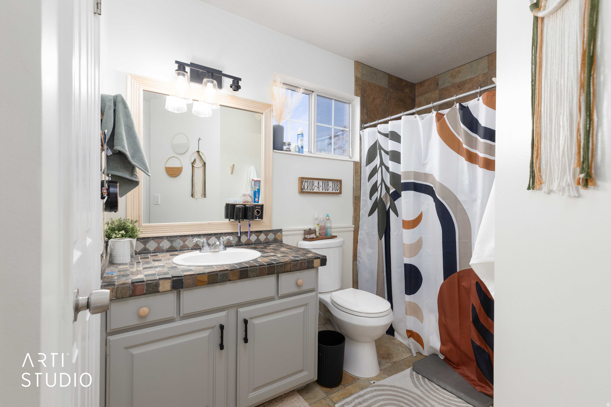 INDIAN HILLS - Residential