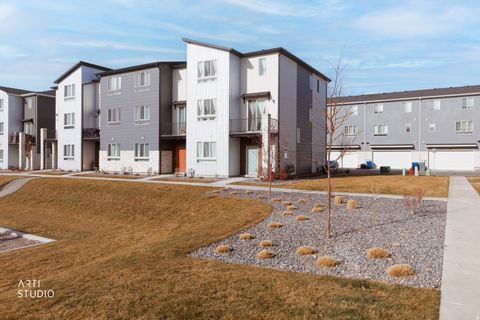 Photo of 967 W 500 S, American Fork, UT 84003 (MLS # 2133345)