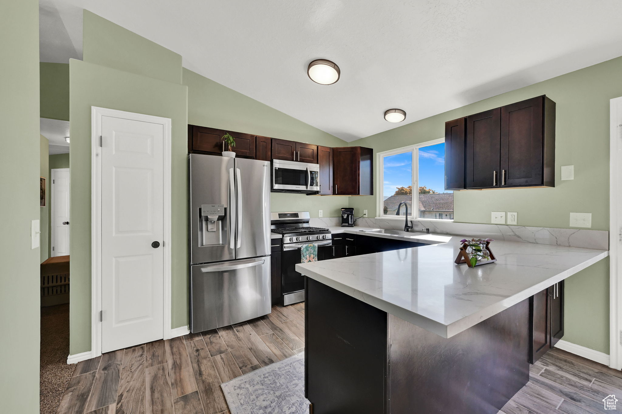 BUSH ESTATES - Residential