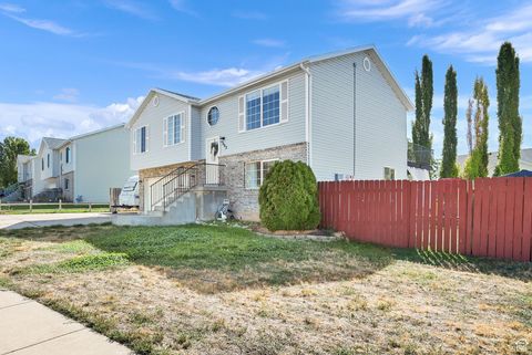 Tiny photo for 482 W 275 N, Clearfield, UT 84015 (MLS # 2115423)